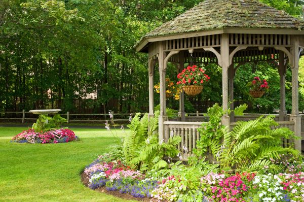 Backyard Landscaping Service in Englewood