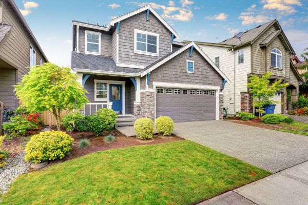 Curb Appeal Landscaping in Englewood